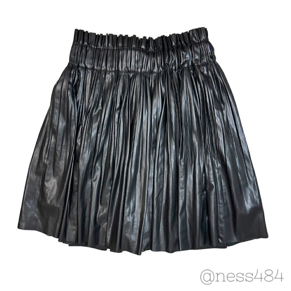 ZARA Black Faux Leather Pleated Skirt Shorts with Elastic Waist XS